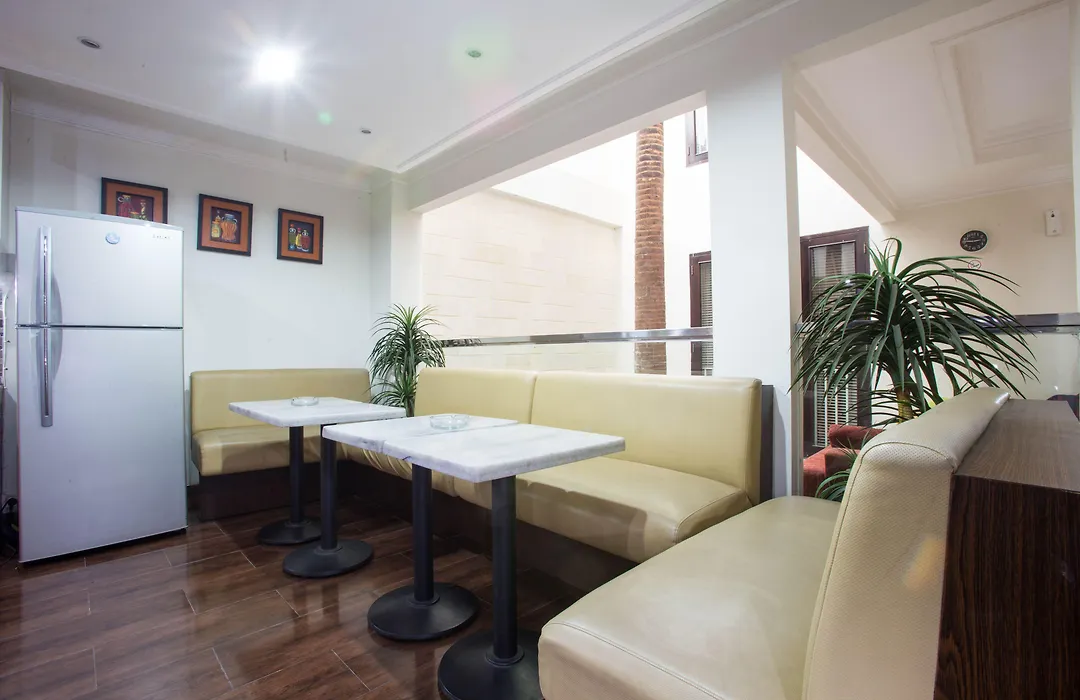 RedDoorz Plus Syariah near Mall Pondok Indah-1